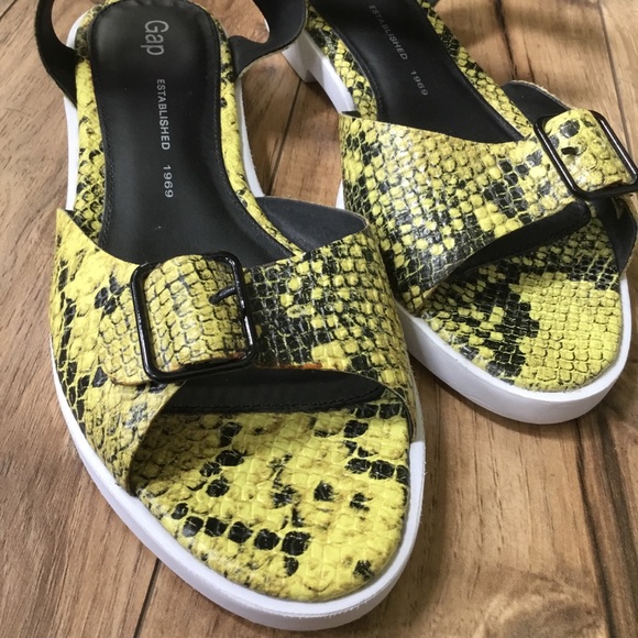 Gap Yellow Snake Print Leather Buckle Sandals - Picture 3 of 7